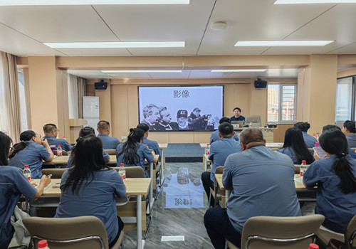 摄像教员_副本.jpg